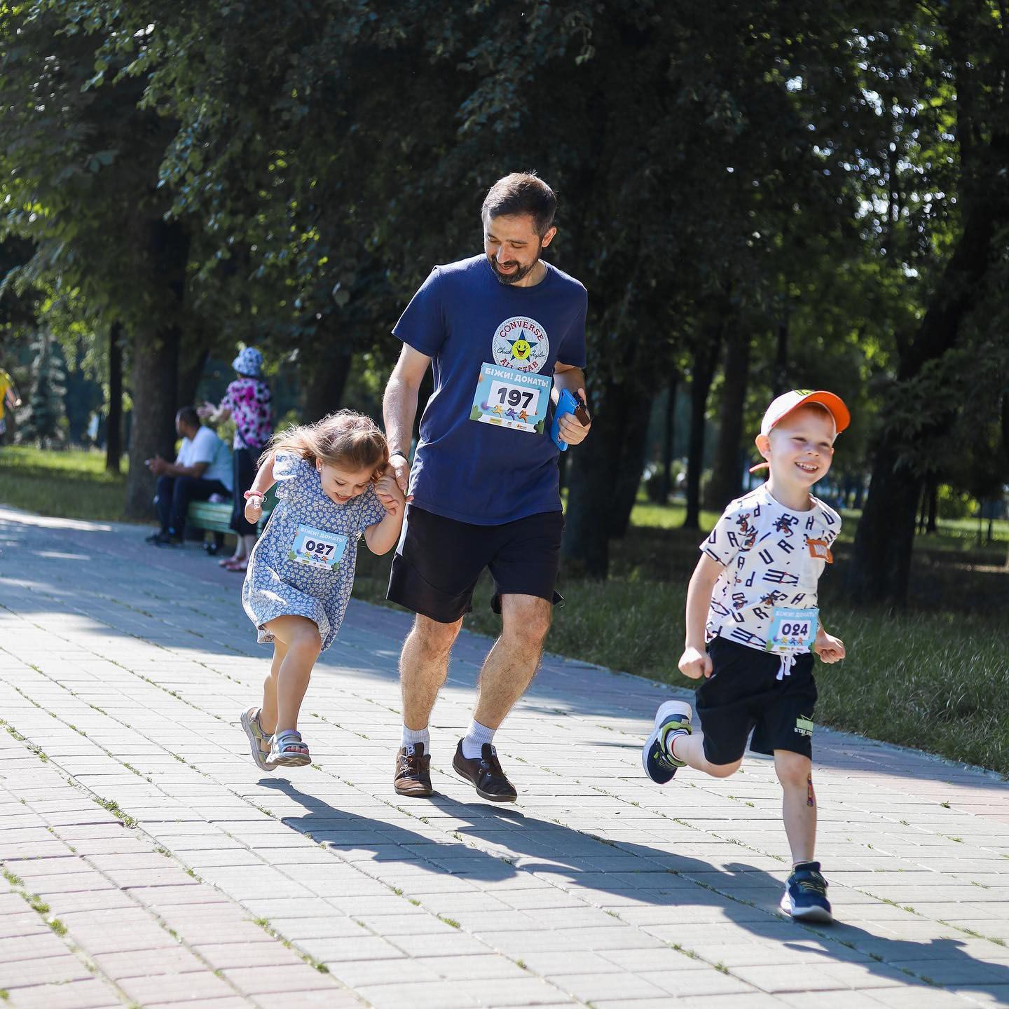 Фестивалили, щоб захисники бачили окупантів і вночі